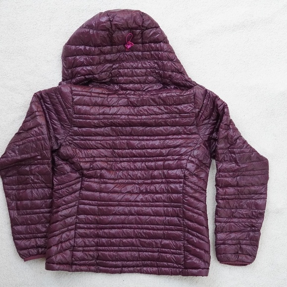 Patagonia Ultralight Down Jacket Hoody - Picture 2 of 8